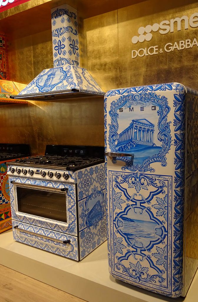 bambio dolce&Gabanna electrodomésticos EuroCucina eurocucina 2018 fab frigorífico portofino Smeg electrodomésticos Arte aspersor inferior planetario Gama Dolce Stil Novo