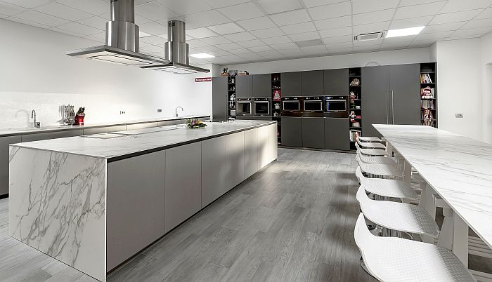 Calacatta, cookery school, cooking school, demonstration bench, marble-effect surfaces, Neolith, Neolith Calacatta, Nonna Paperina, Tiziana Colombo, worktops
