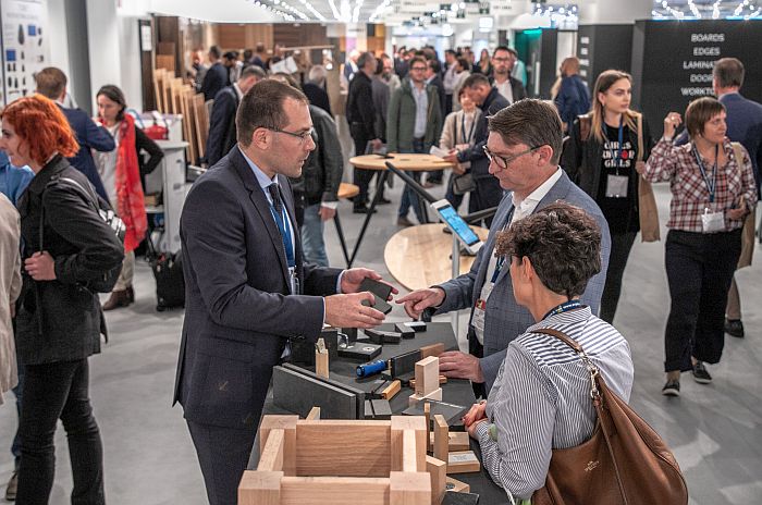  cadena de producción de la madera-mueble, diseñadores de interior, EuroCucina, mobiliario inteligente, Pordenone, Salón Internacional de los Componentes, sector de la cocina, Semiacabados y Accesorios para la industria del Mueble, Sicam, SICAM 2019