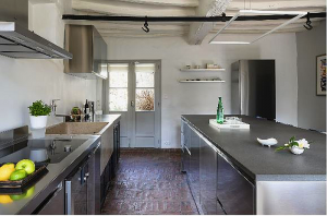 17thCentury farmhouse, Abimis, Abimis kitchens, ancient stone sink, Atelier kitchen, Atelier kitchen by Abimis, French architect Julie Smith, functional kitchen, Pietra Serena sandstone, Versailles