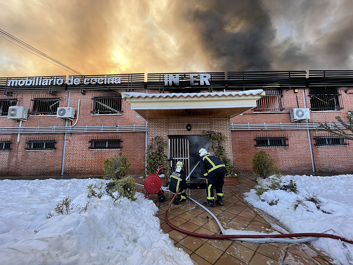 Campo de minas canal Digital Incendio en la fábrica de Infer Cocinas - Cocina Integral - Últimas  noticias de Muebles de Cocina