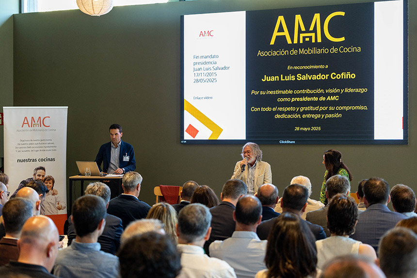 AMC homenajea a Juan Luis Salvador en su 46 Asamblea General