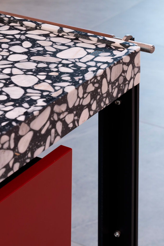 Detalles de la resina mármol Palladio Moro utilizada en la cocina Rossena de SCIC Italia.