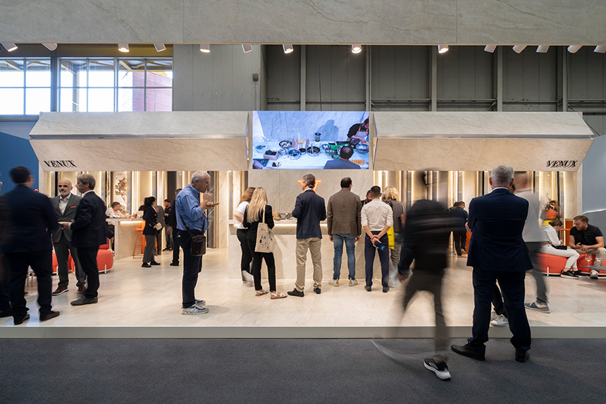 Stand de Venux en Cersaie 2025.