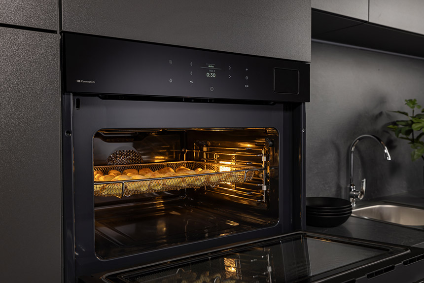 Llega la serie Hi8, la gama premium de los hornos Hisense