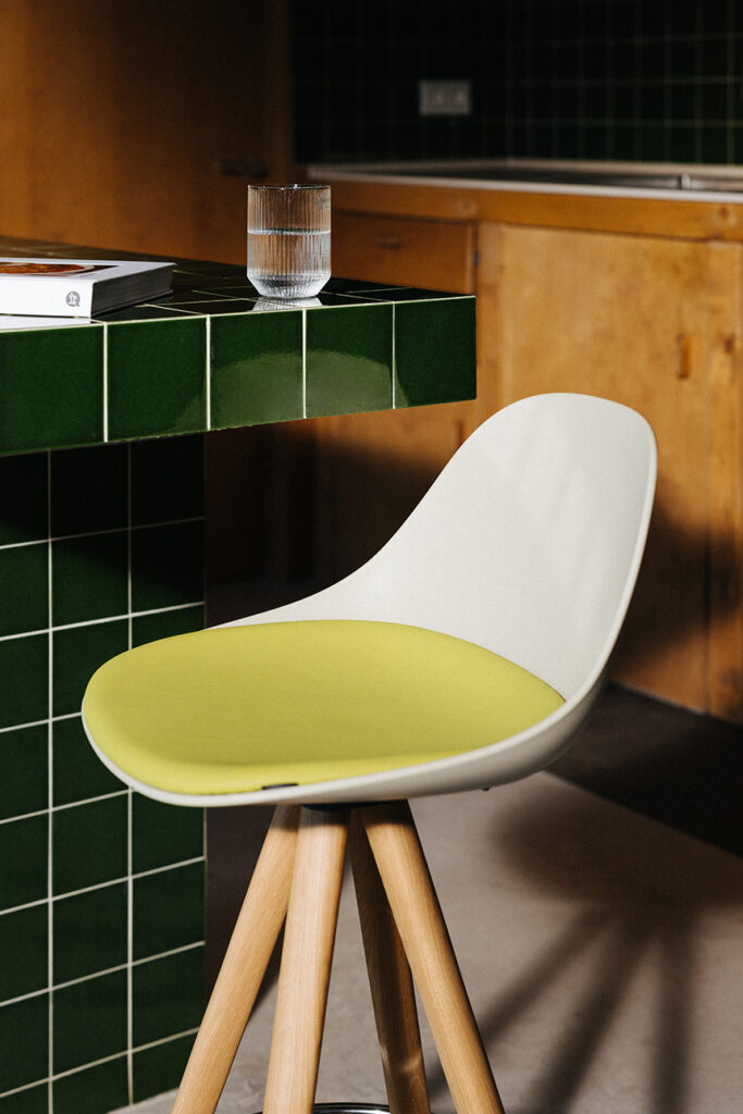 Taburete Mate de Enea.