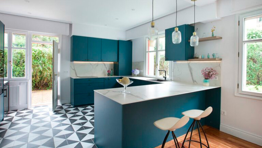 Cocinas Santos con color: verde, rojo y azul para espacios únicos