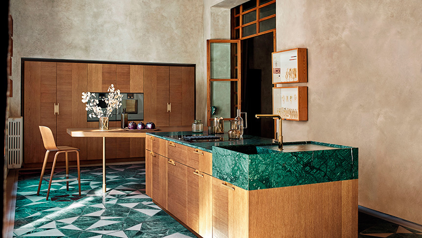 Intarsio Art & Order de Cesar by Nero: cocina sofisticada de mármol y roble