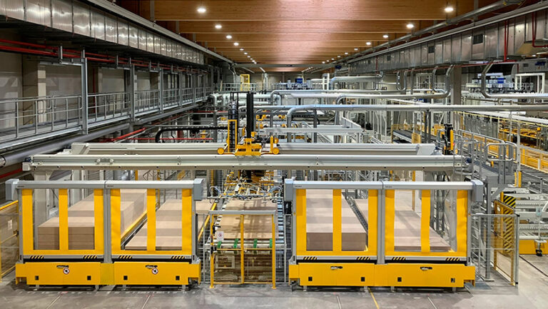 Planta industrial EGGER Markt Bibart modernización y automatización