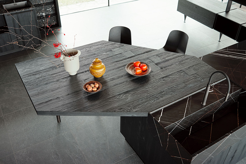 Cocina italiana de diseño abierta al salón con sistema The 50’s