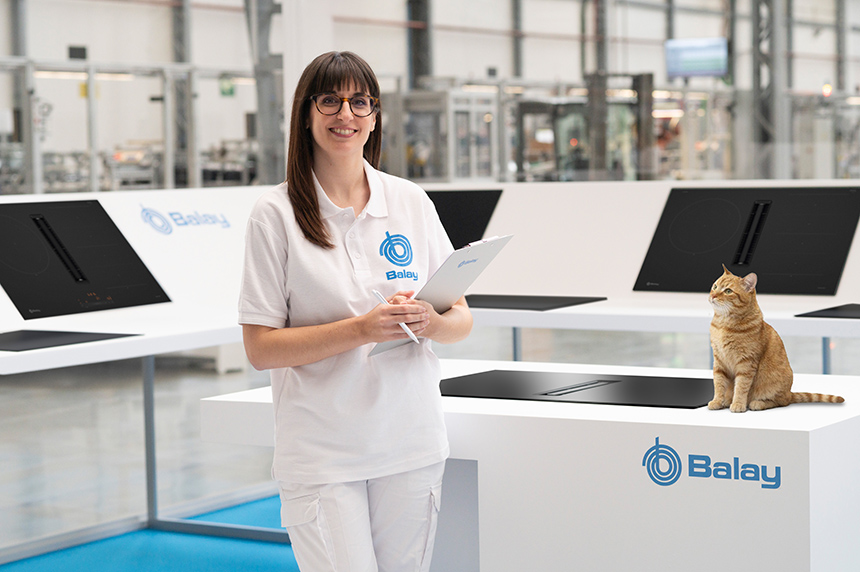 «¡No te rayes, que no se raya!», el spot de Balay para sus placas de inducción en negro mate