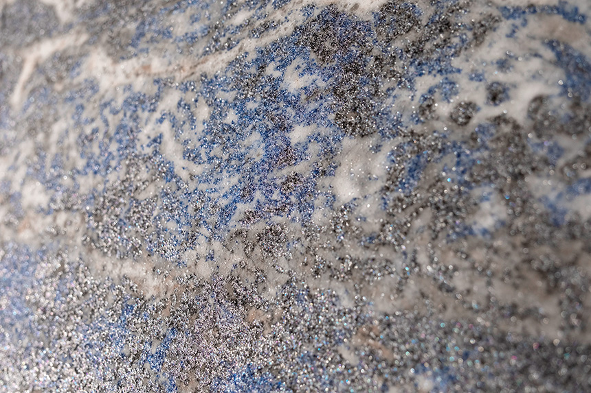 Superficie XTONE Andes Blue Polished de porcelánico de gran formato con acabado pulido