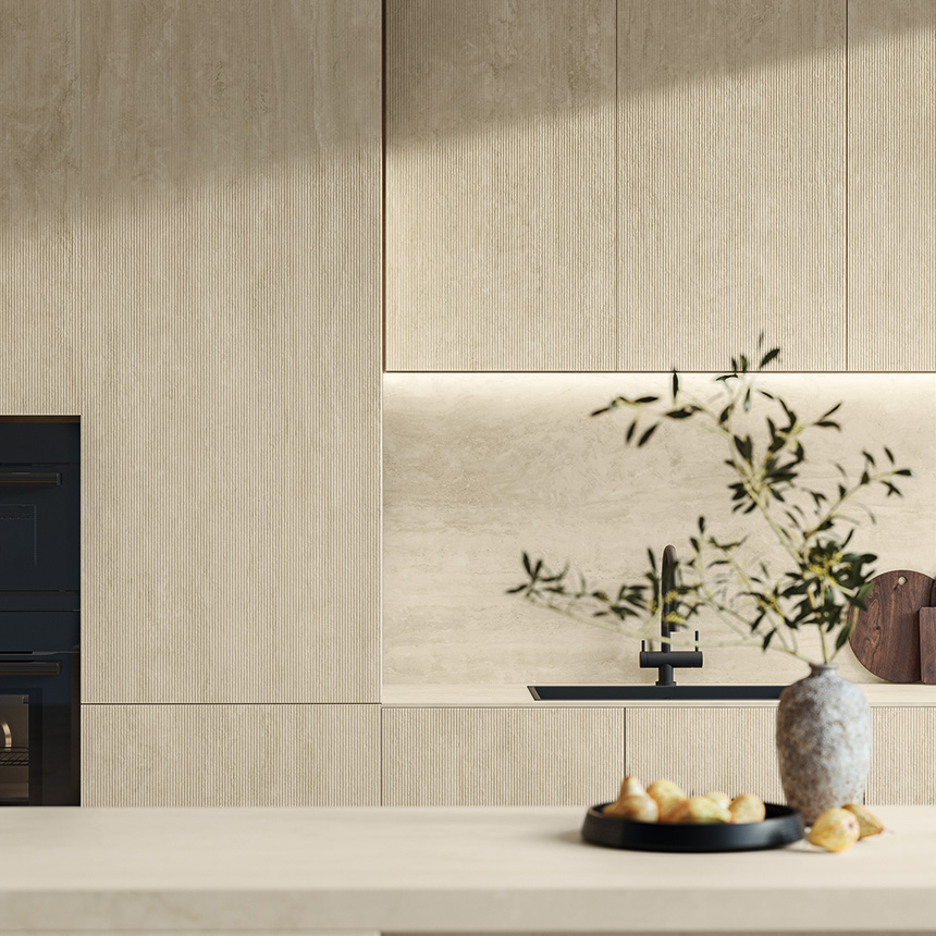 Encimera de cocina en Travertino Navona White con efecto travertino blanco