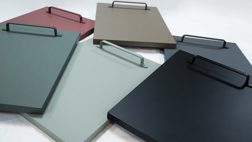 Diomo presenta los tiradores A031 en acabado PET a juego con sus frentes