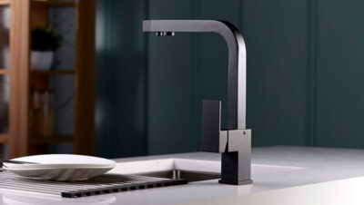 Grifo CAPRI IMEX negro mate combinando diseño y durabilidad