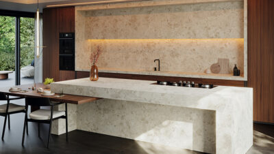 Cocina contemporánea con superficies VENUX de gran formato