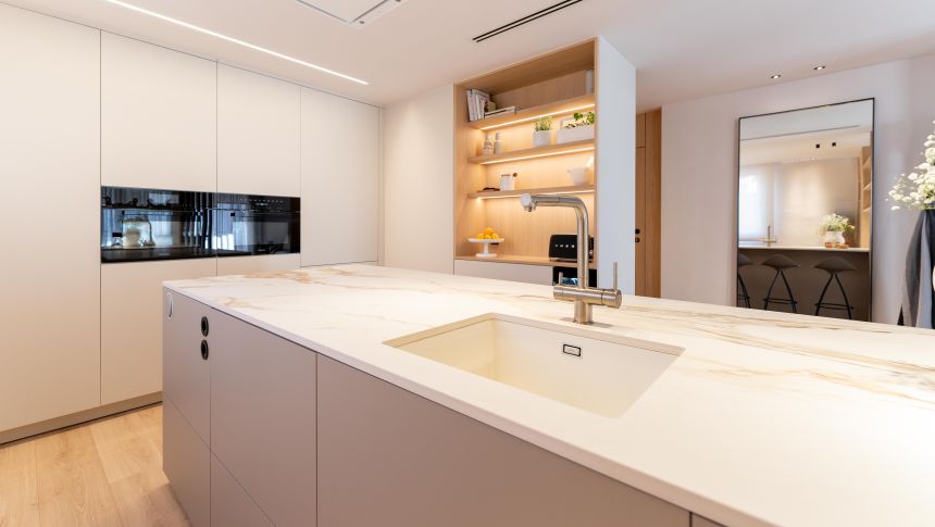 Un refugio familiar en Barcelona, equipado integralmente por Clysa