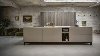 next125 en su forma más pura: sistema pocket e isla con patas. Foto: next125