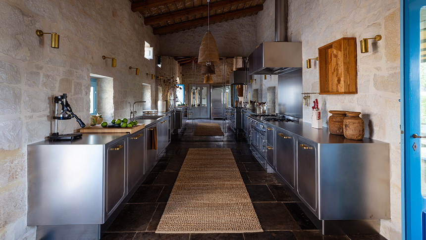 Cocina de diseño en Sicilia: Abimis Ego reinterpreta la tradición con acero inoxidable