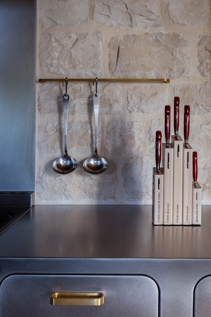 detalle tiradores latón cocina Abimis diseño premium