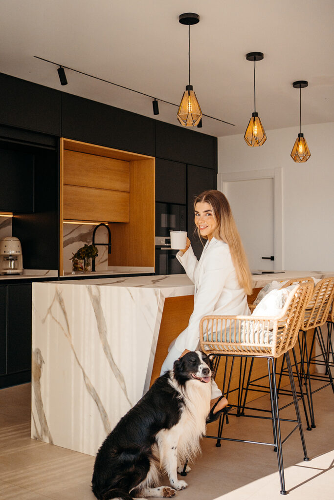 cocina abierta con isla en la Sierra de Madrid