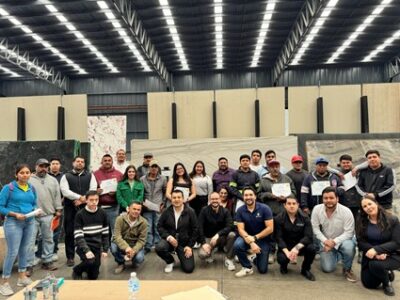 Evento formativo de Venux en México con profesionales del sector de la piedra sinterizada