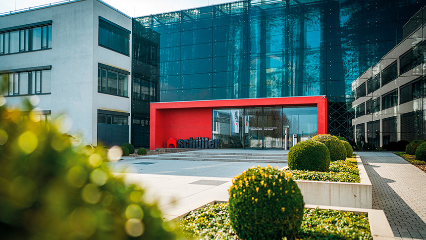 Schüller refuerza su estrategia internacional con doble presencia en Milán