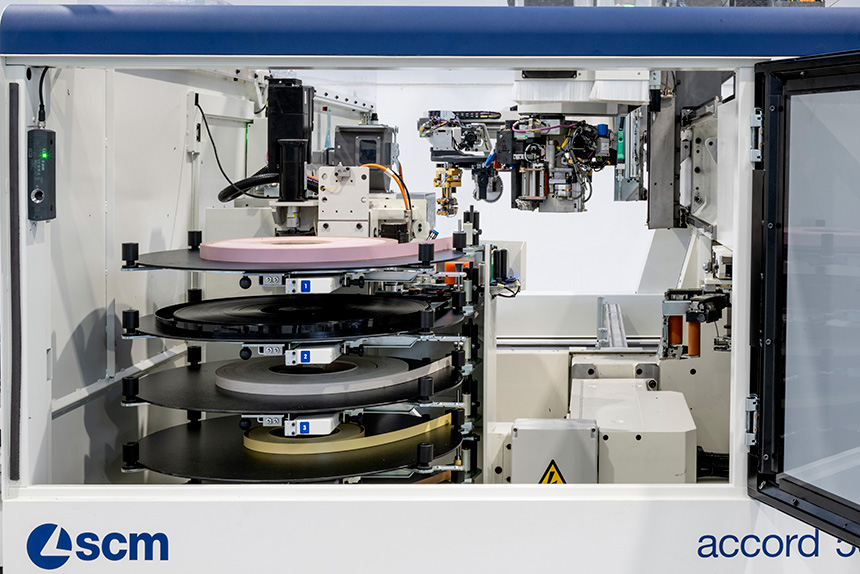 Máquina CNC industrial SCM accord 500 edge para producción de mobiliario y madera maciza