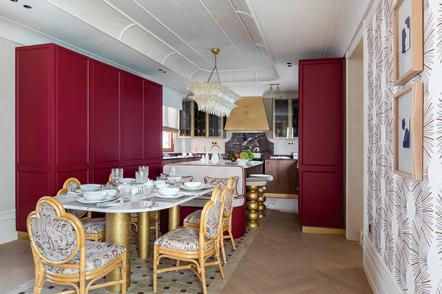 cocina Trae Bourgogne Dorée lujo mármol burdeos dorado