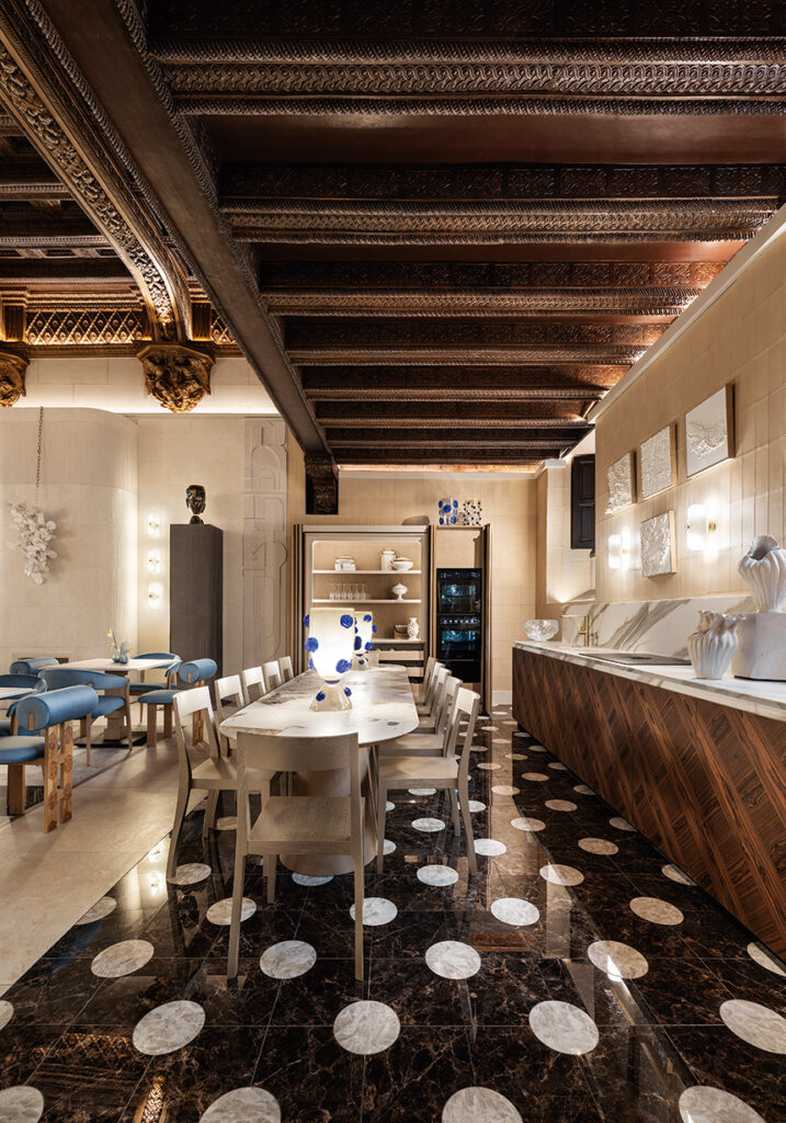 Iris Ceramica The Silent Chapel capilla lucernario