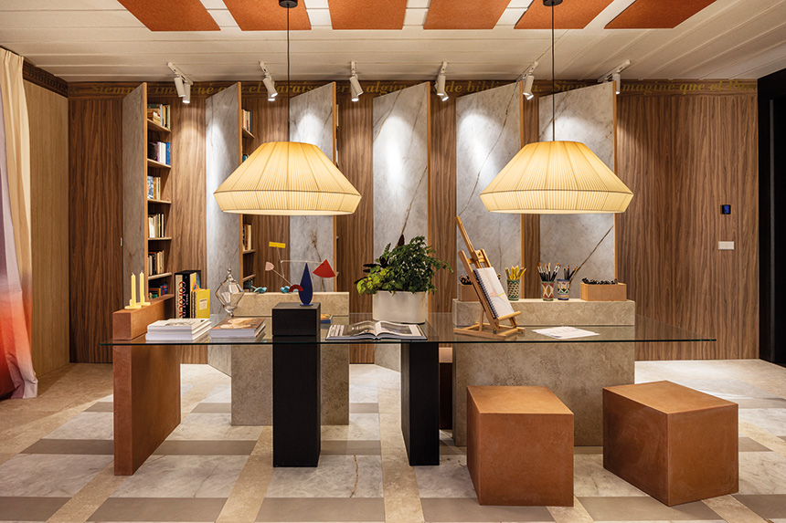 Salón biblioteca contemporáneo diseñado con materiales ALVIC