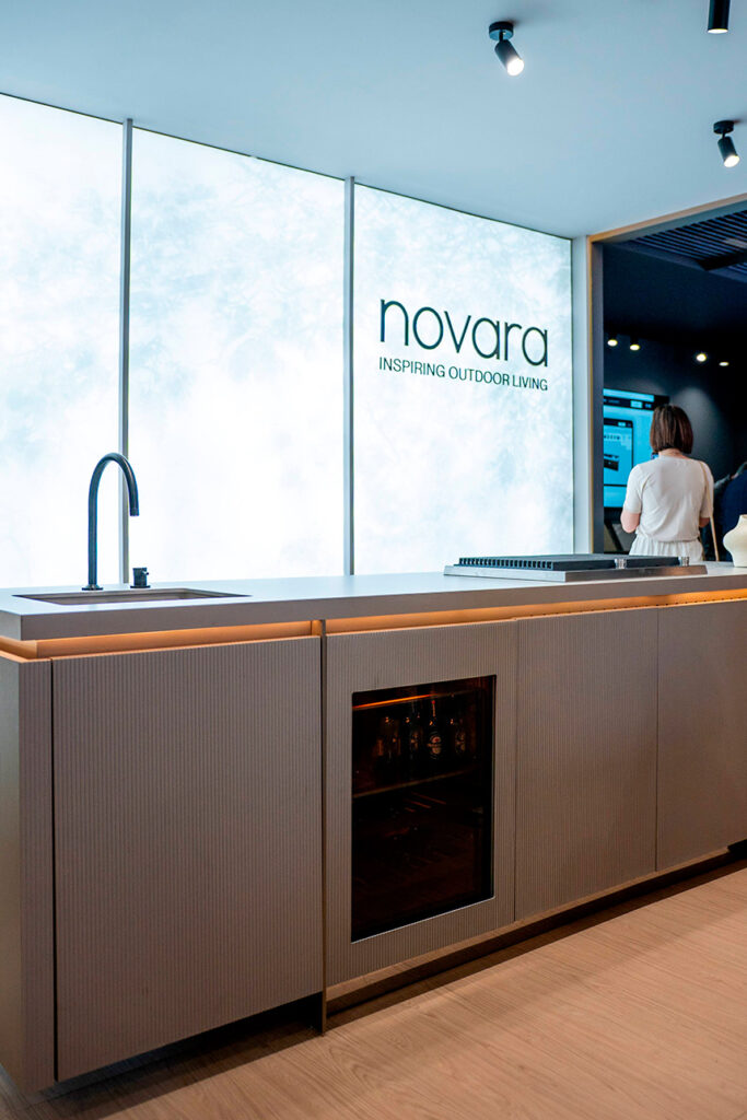 Cocina outdoor N3 de Novara con diseño minimalista y arquitectura contemporánea
