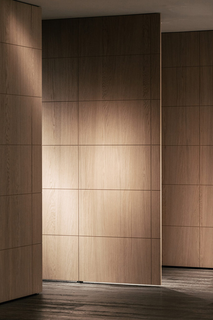 revestimiento atelier roble caramel interiorismo
