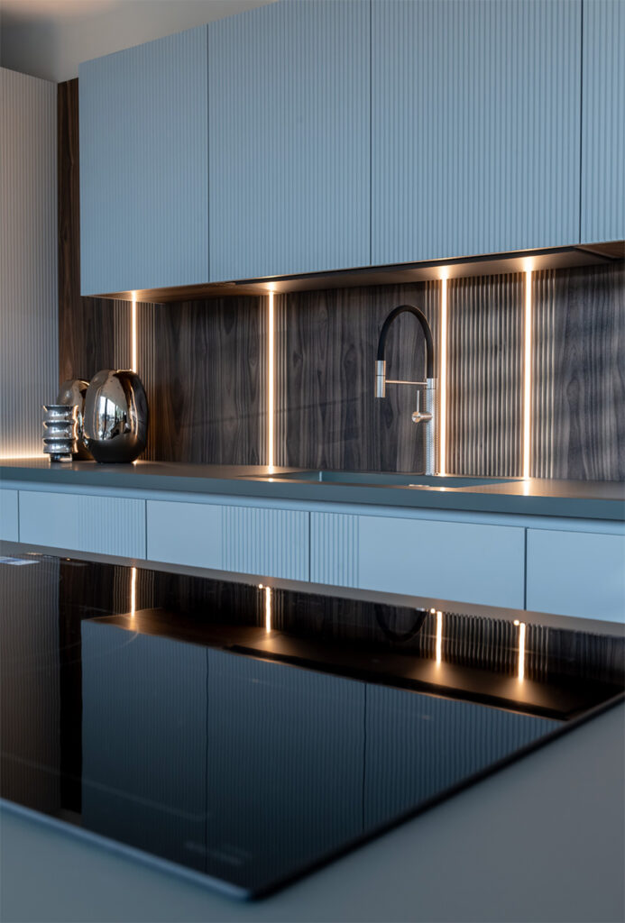 Sistema de iluminación LED regulable integrado en la cocina Luce