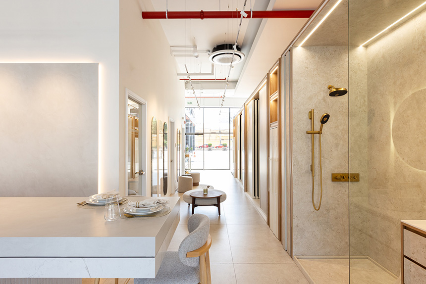 Interior del nuevo Cosentino Studio Lima, showroom de superficies para arquitectura y diseño en Perú.