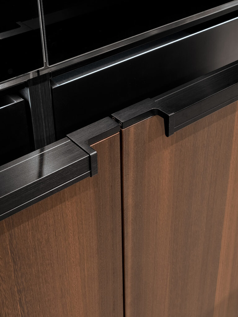 Detalle del tirador Contour integrado en la cocina Maxima 2.2