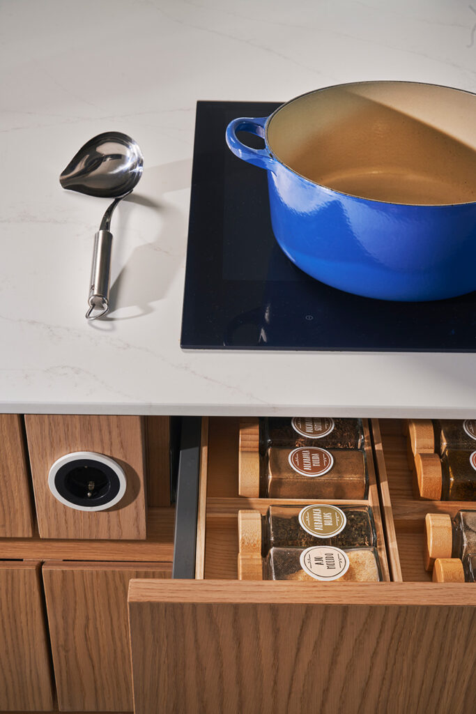 Electrodomésticos compactos e integrados para optimizar una cocina de pequeñas dimensiones