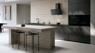 Campana extractora Just Dry de Elica en acabado negro con sistema No Drip.