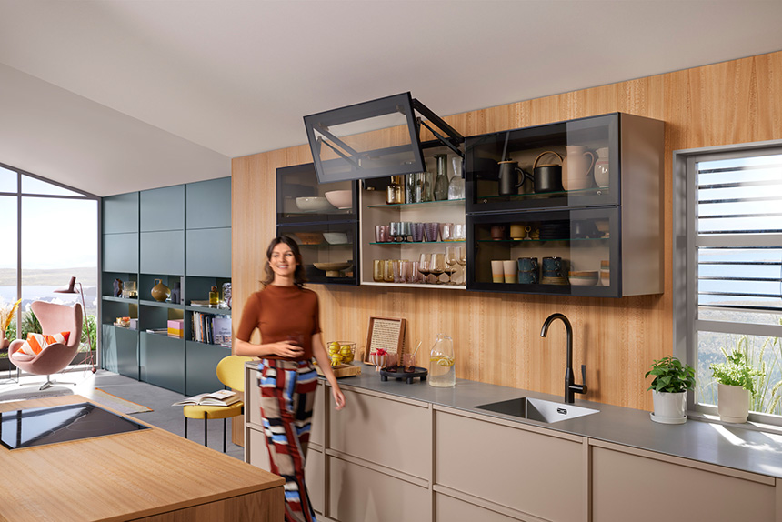 Sistema AVENTOS top de Blum en negro eclipse
