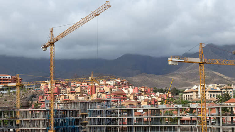 Edificios residenciales en España y densificación urbana para aumentar la oferta de vivienda