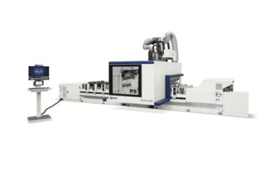 A pocos meses de su lanzamiento oficial, llega a FIMMA accord 400, el centro de mecanizado CNC de nueva generación para taladrado y fresado, desarrollado para satisfacer las necesidades de las pequeñas y medianas empresas. Su elevada versatilidad permite aumentar la eficiencia productiva en todos los ámbitos de aplicación: desde la fabricación de muebles hasta la producción de puertas, ventanas y escaleras, garantizando altas prestaciones y calidad de mecanizado.